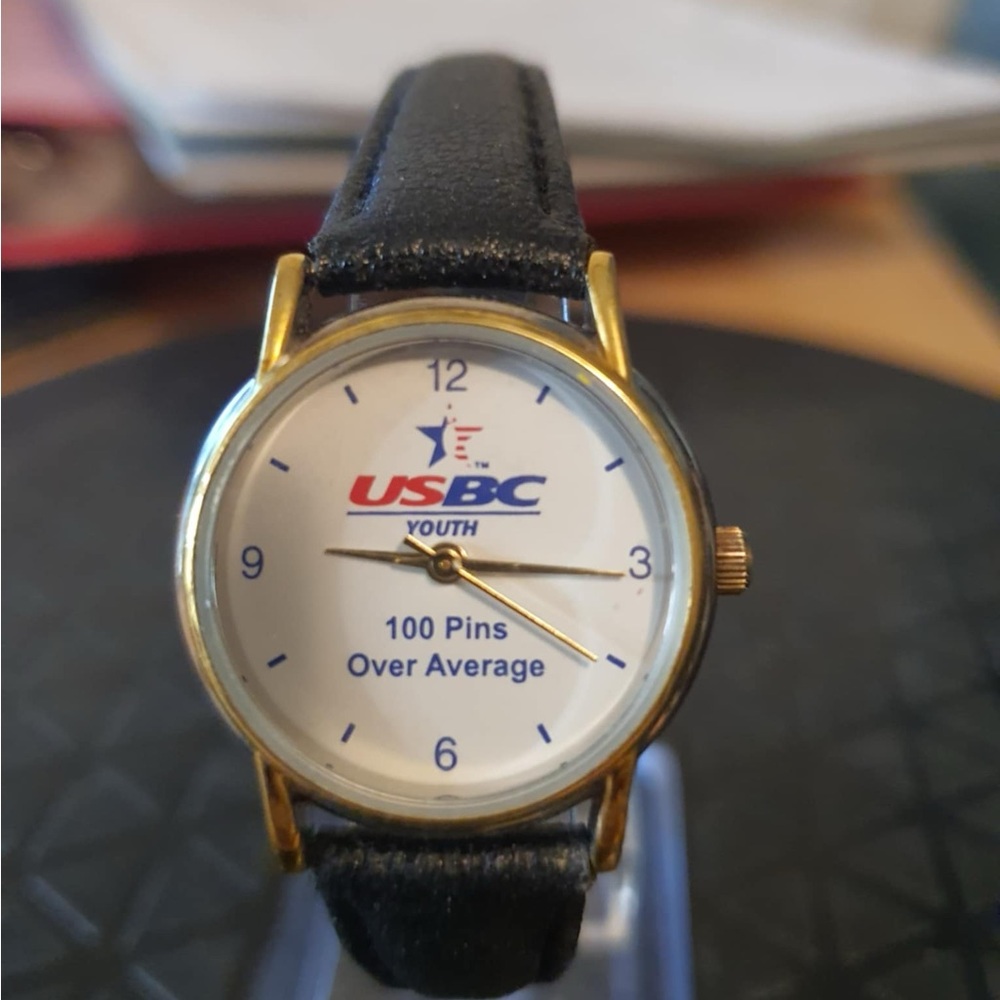 🦋10/$20🦋 Sweda USBC Youth Bowling Goldtone /White Leather Women's Watch